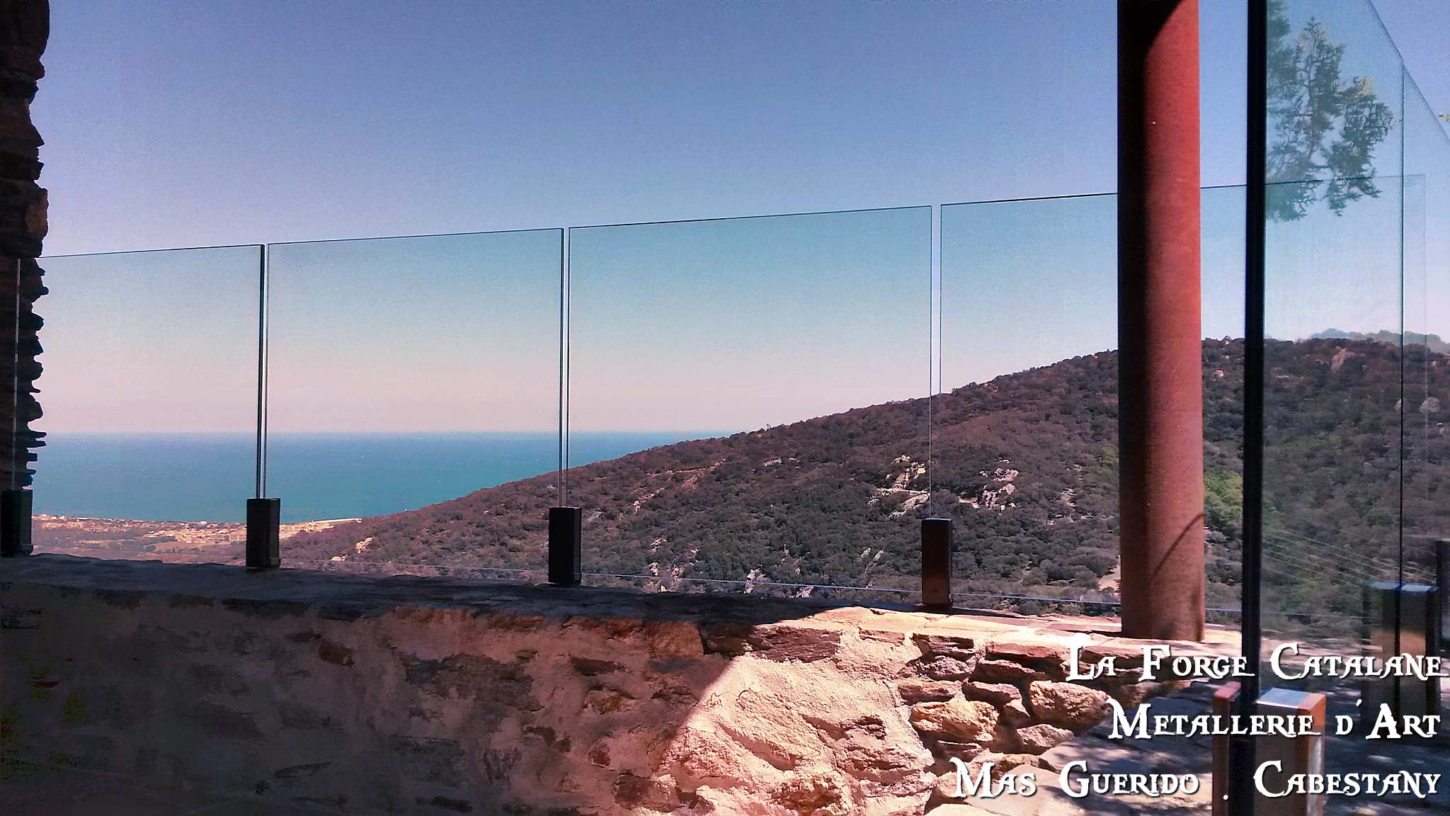 Rambarde vitrage integral Qrailing sans poteaux ni main courante forge catalane 9.jpg